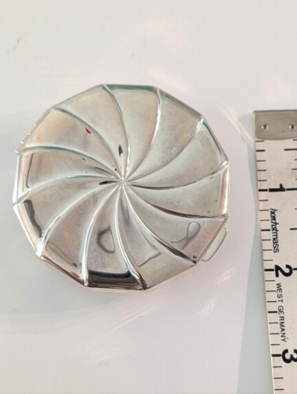 Compact Octagonal Silver Pocket Purse Mirror - Portable Travel Mirror - Picture 5 of 8